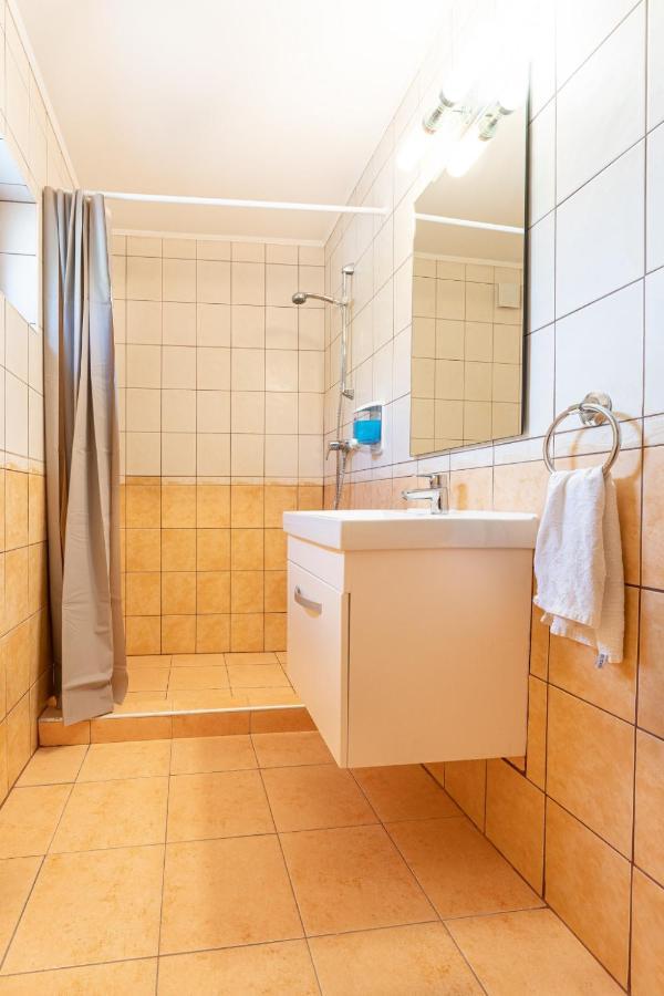 Varazsko Apartman Gyula Exterior foto