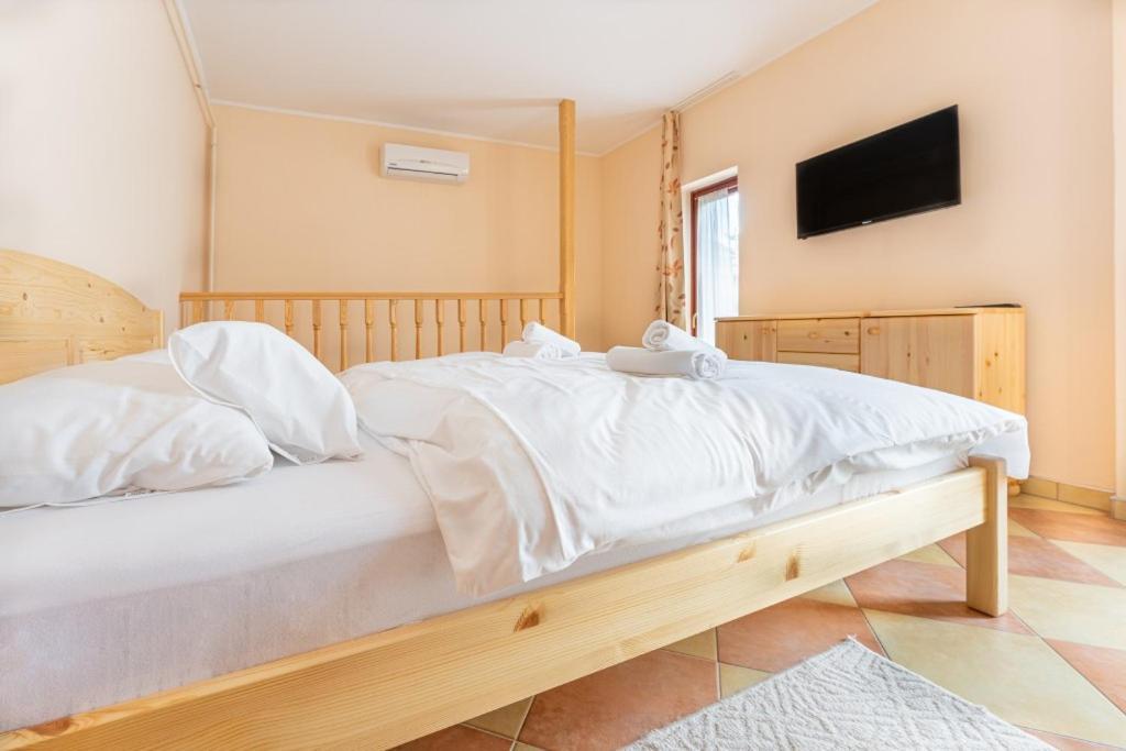 Varazsko Apartman Gyula Exterior foto