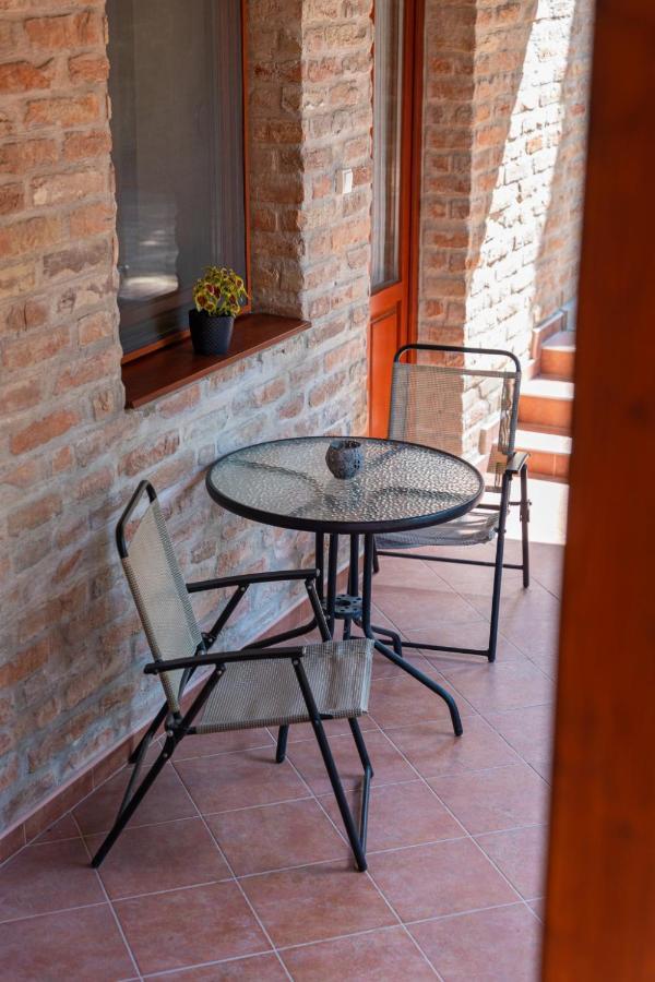 Varazsko Apartman Gyula Exterior foto